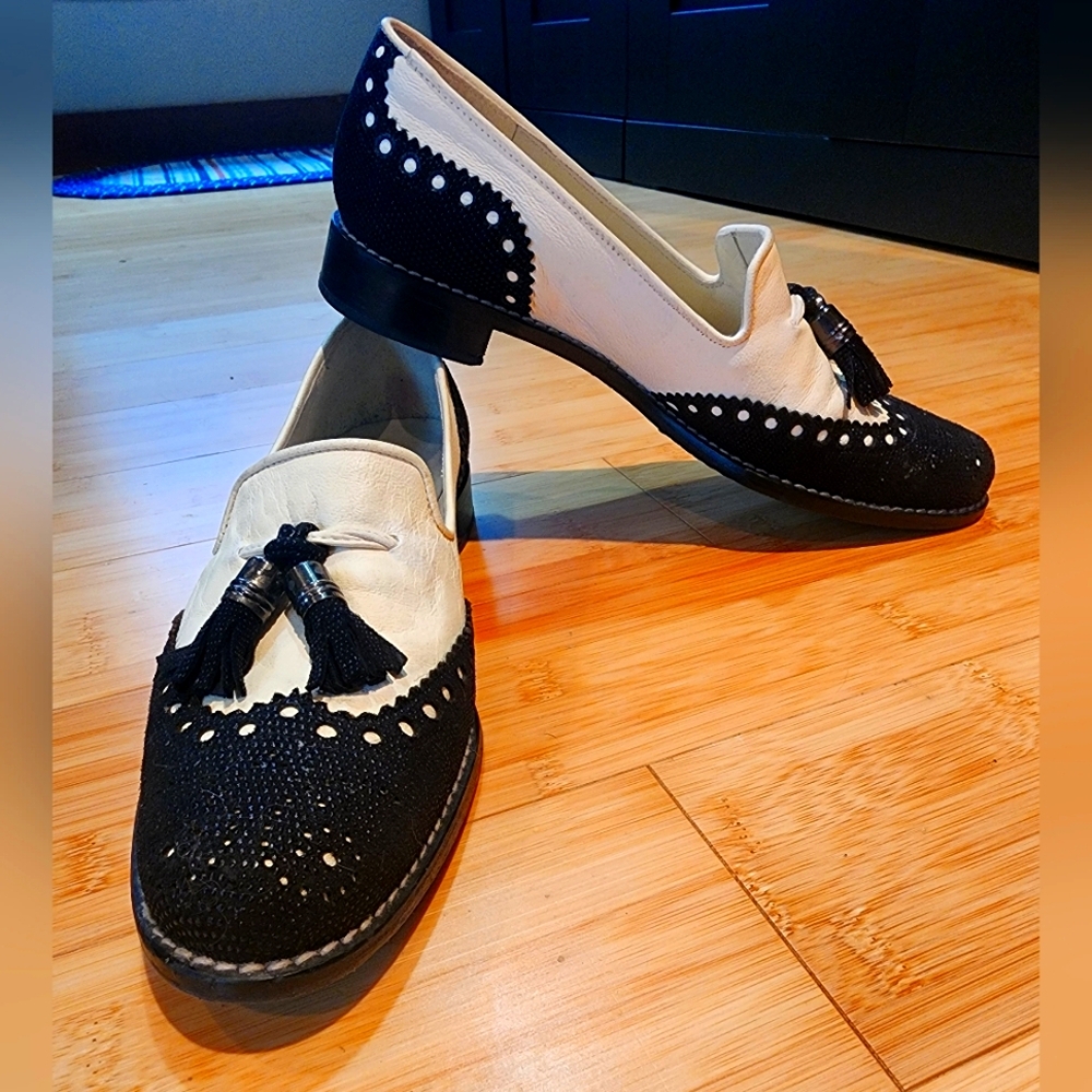 STUART WEITZMAN Wingtip Tassel Oxford Loafers Sz 6.5 N